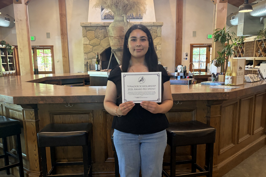 Dulce holding certificate