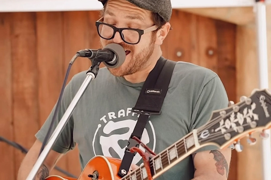 LIVE MUSIC FRIDAY: Kenny Taylor